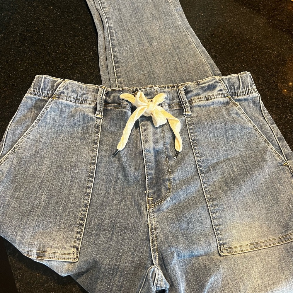 Judy Blue Light Blue Jeans with White Drawstring